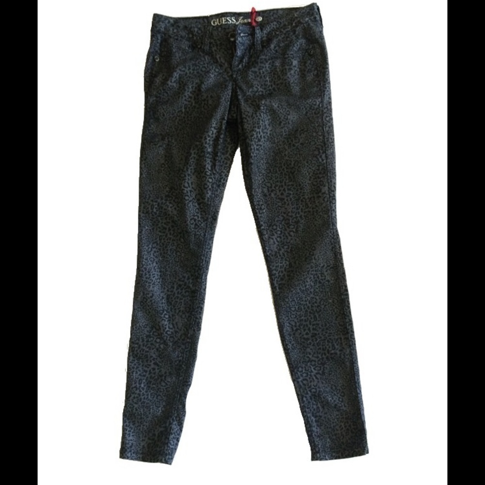 Guess Gray and Black Cheetah Skinnies, Size 25 🔴CLEARANCE🔴